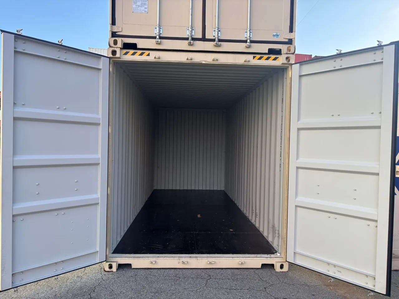 20ft High Cube shipping container, Used — CAWU1007355